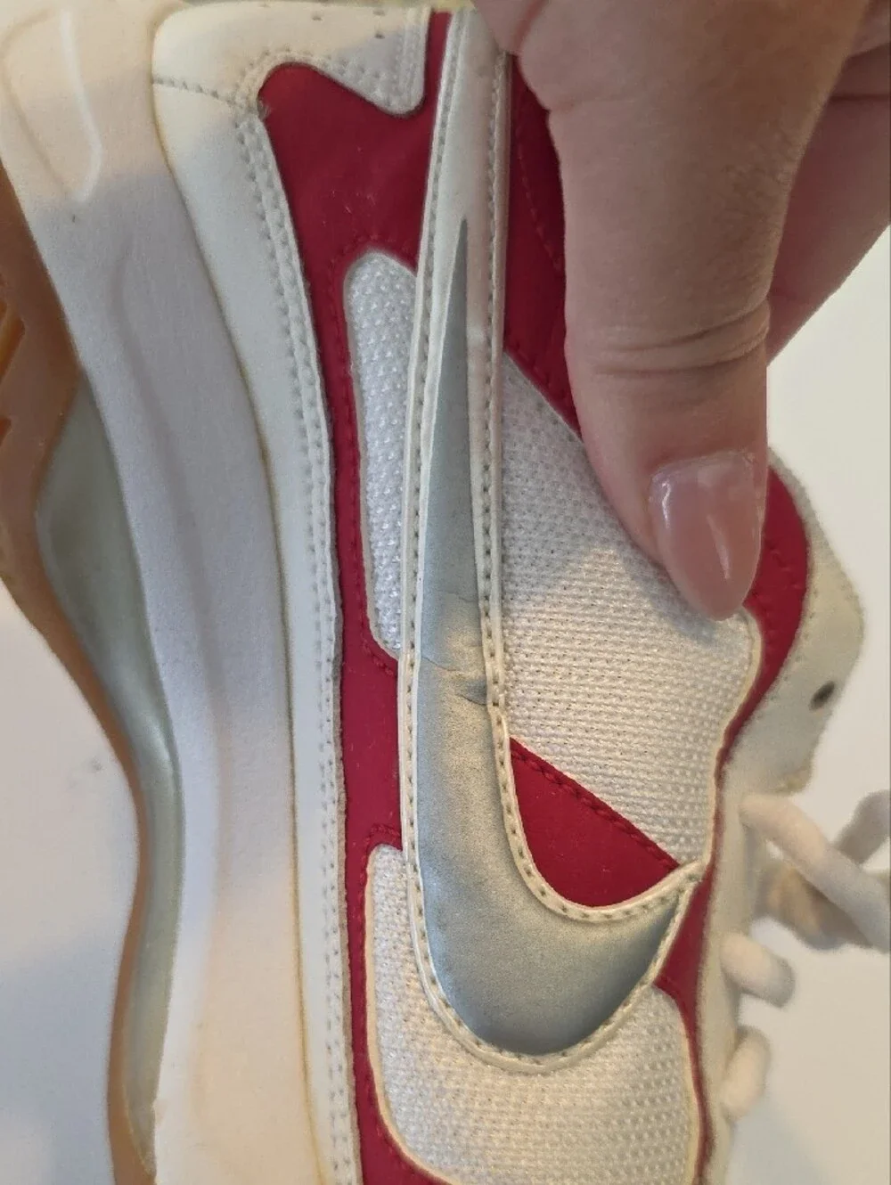 Nike Multi Court 7 Vintage White Red Indoor Sports Gym Sneakers Womens Size 8.5